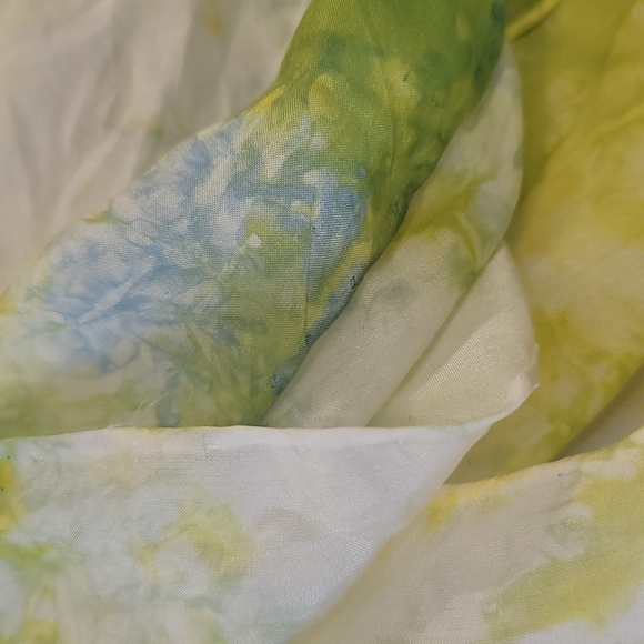 Boston Wool Works 100% Silk Tie-Dye Infinity Scarf Yellow And Green - Picture 3 of 5